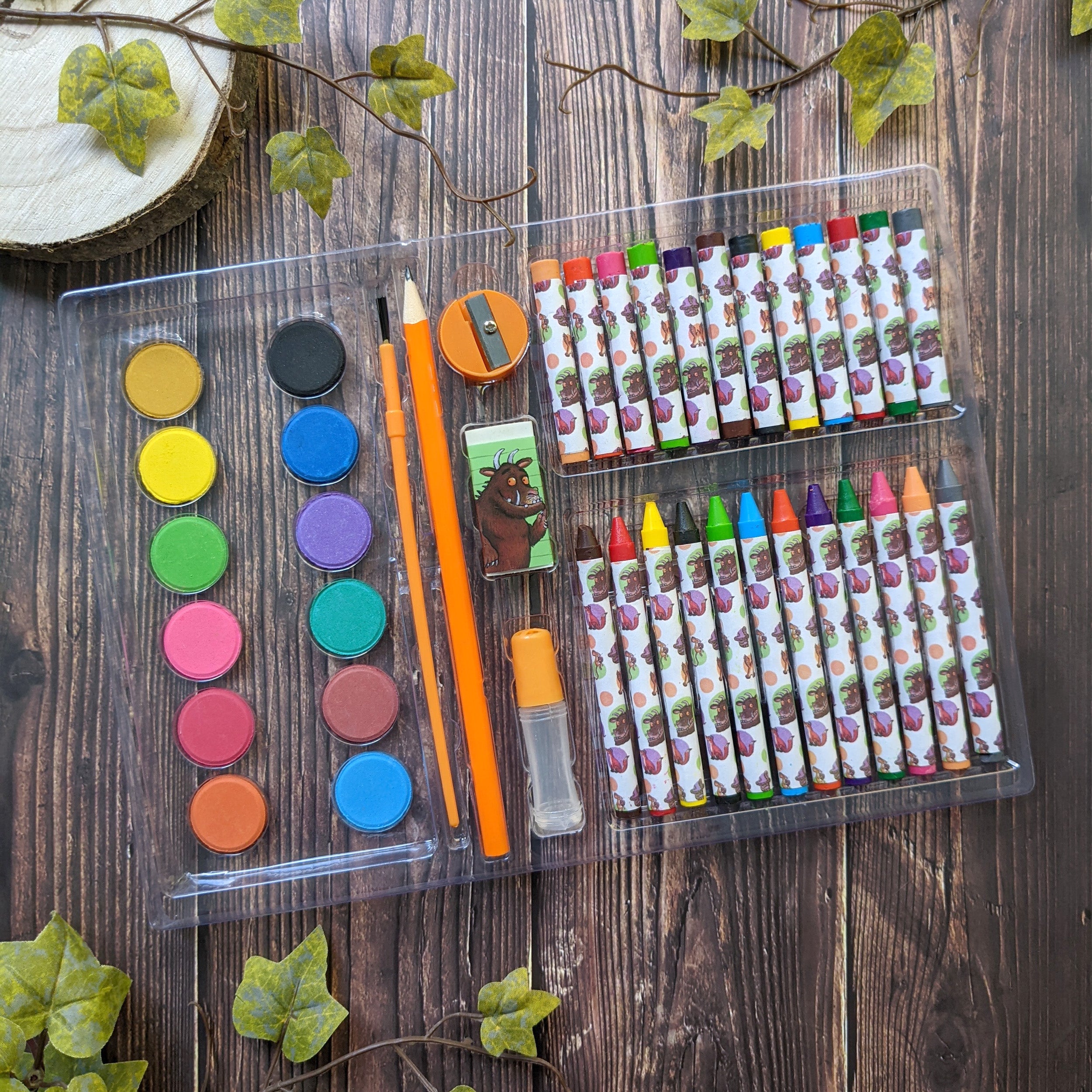 The Gruffalo Children s 42 Piece Art Set For Ages 3 to 8 Years Includes Paints and Crayons