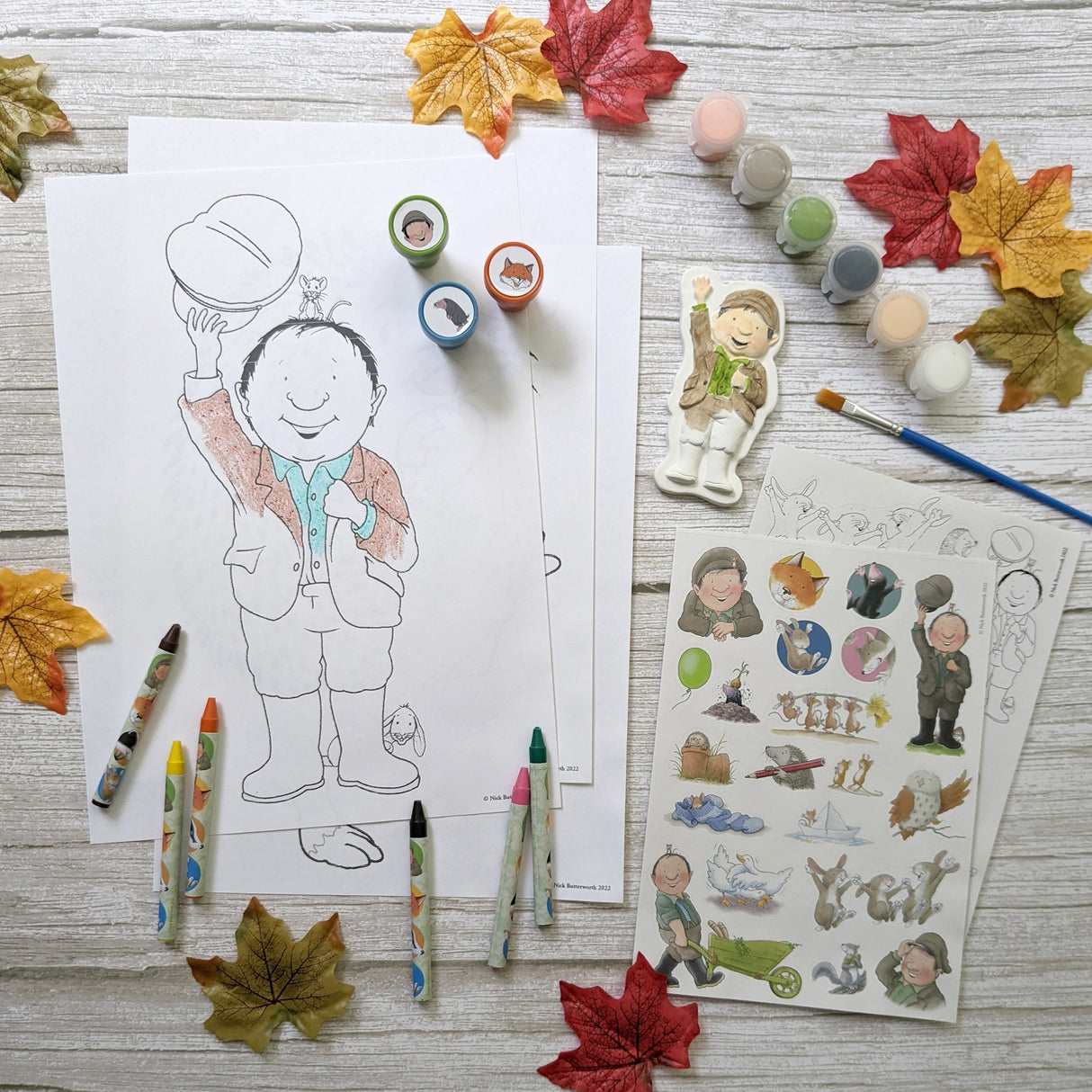 Percy The Park Keeper Children's Art Activity Set - Includes Paints, Crayons and Stickers