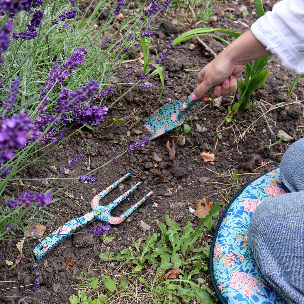 Orange Grove Fork and Trowel Garden Tool Set - William Morris Design