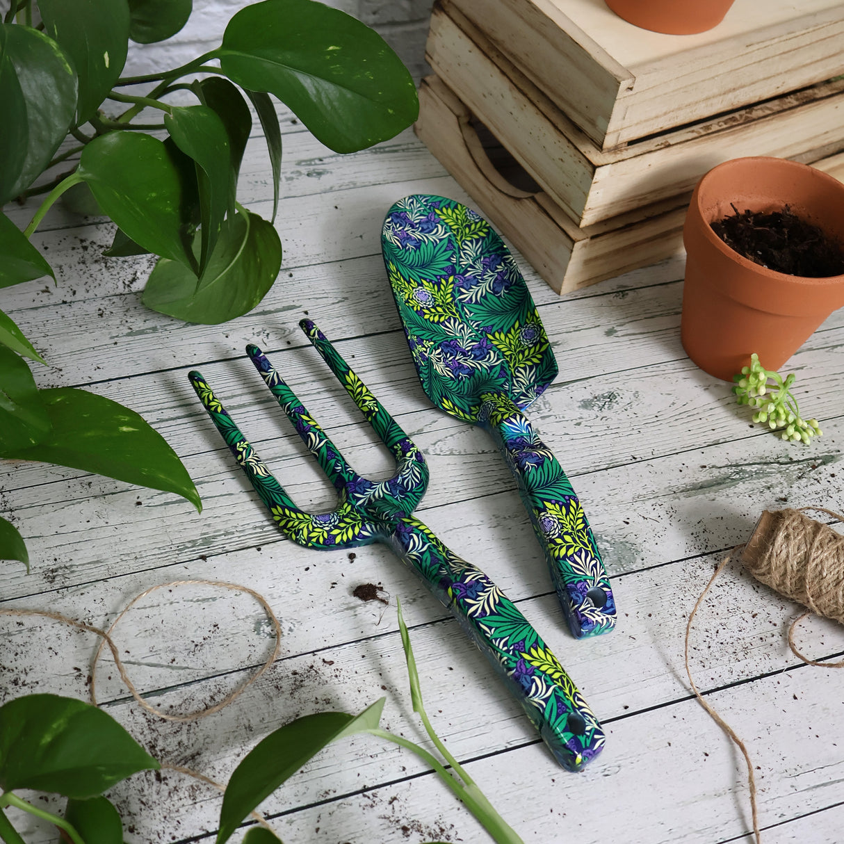 Orange Grove Fork and Trowel Garden Tool Set - William Morris Larkspur Design