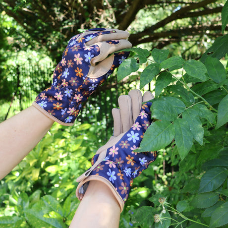 Saje Outdoor Gardening Gloves - Women's One Size - Padded with Elastic Cuffs