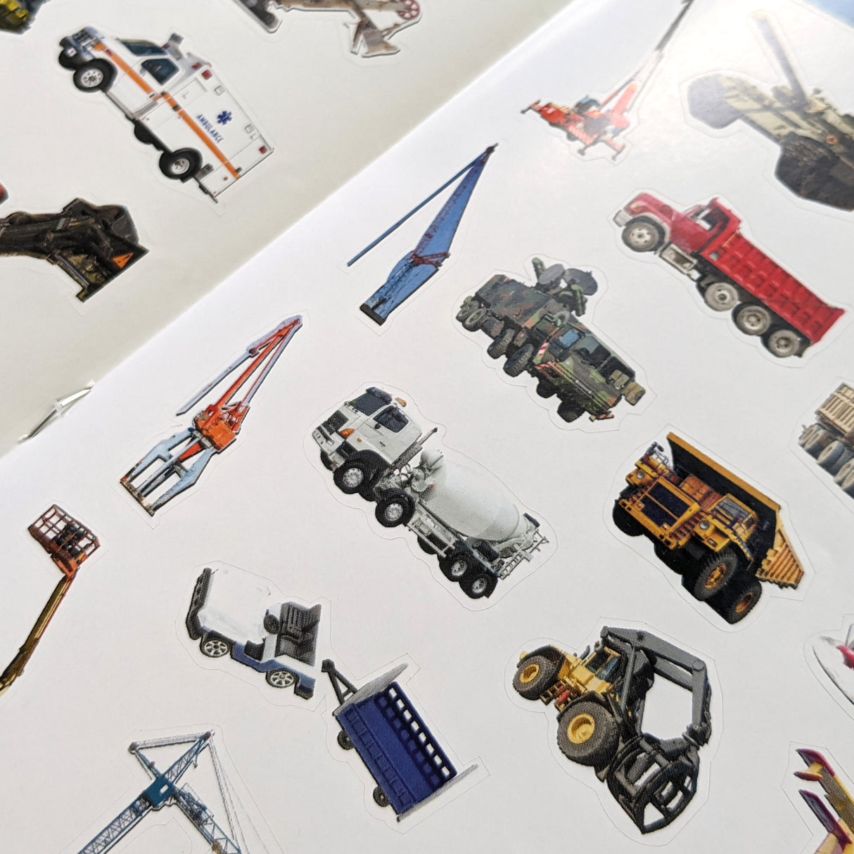 My Book Of 100 Stickers - Vehicles